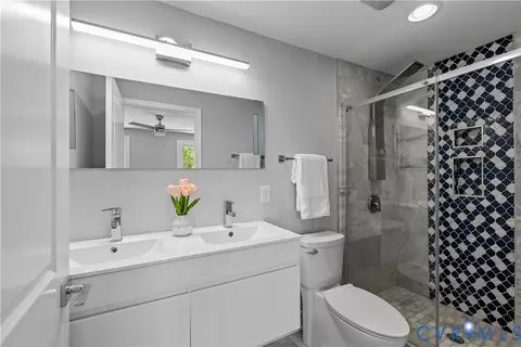 Bath - 327 S Cherry St, Richmond, VA 23220 photo 1 of 2