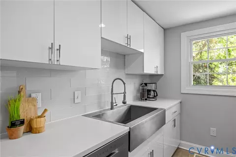 Kitchen - 327 S Cherry St, Richmond, VA 23220 photo 3 of 3