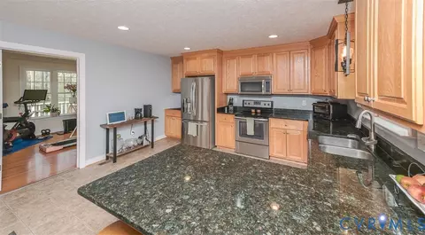 Kitchen - 2487 Cattail Run Dr, Mechanicsville, VA 23111 photo 2 of 3