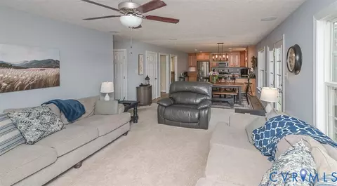 Entry Way - 2487 Cattail Run Dr, Mechanicsville, VA 23111 photo 4 of 6