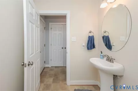 Entry Way - 2487 Cattail Run Dr, Mechanicsville, VA 23111 photo 5 of 6