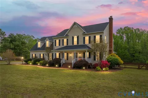 1937 Retreat Dr, Mechanicsville, VA 23111