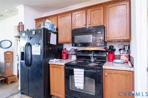 Kitchen - 20806 Horseshoe Rd, Carson, VA 23830 photo 3 of 4