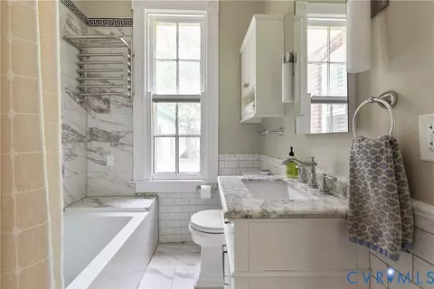 Bath - 2912 Libby Ter, Richmond, VA 23223 photo 2 of 3