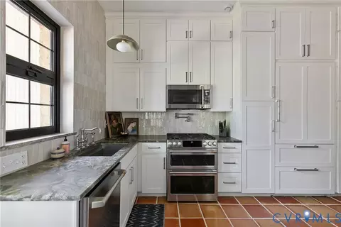 Kitchen - 2912 Libby Ter, Richmond, VA 23223 photo 4 of 6