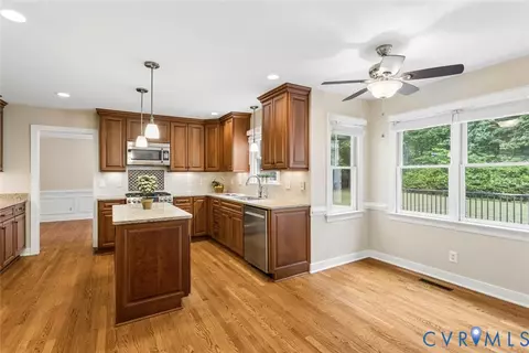 Kitchen - 2611 Olde Stone Rd, Midlothian, VA 23113 photo 5 of 6