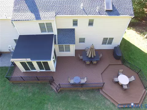 Exterior - 2611 Olde Stone Rd, Midlothian, VA 23113 photo 11 of 14