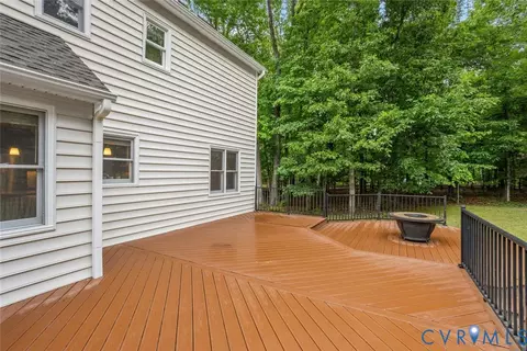Exterior - 2611 Olde Stone Rd, Midlothian, VA 23113 photo 5 of 14