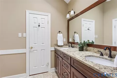 Bath - 2611 Olde Stone Rd, Midlothian, VA 23113 photo 2 of 4