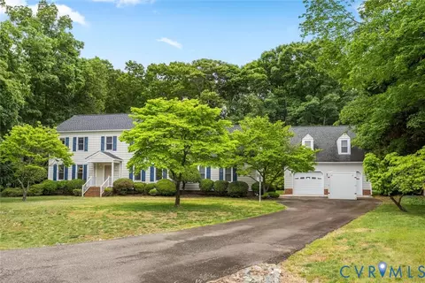 Exterior - 2611 Olde Stone Rd, Midlothian, VA 23113 photo 9 of 14