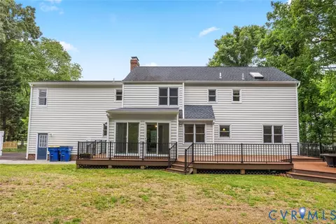 Exterior - 2611 Olde Stone Rd, Midlothian, VA 23113 photo 8 of 14
