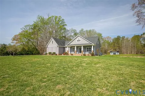 8365 Drakes Landing Ct, Mechanicsville, VA 23111