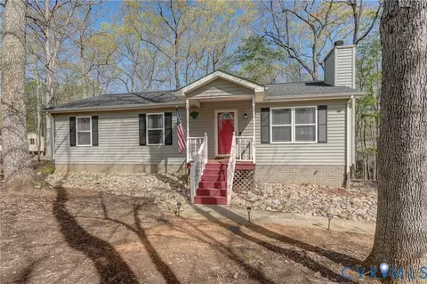 15 Austin Dr, Palmyra, VA 22963