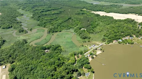 View/Area - 933 Pleasant Point Rd, Surry, VA 23883 photo 9 of 13