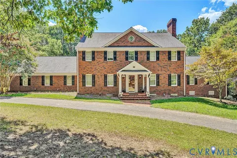77 Gloucester Ct, Troutville, VA 24175