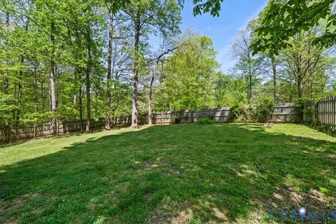 Exterior - 7500 Flag Tail Dr, Midlothian, VA 23112 photo 10 of 11