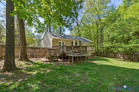 Exterior - 7500 Flag Tail Dr, Midlothian, VA 23112 photo 8 of 11
