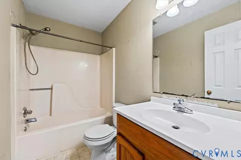 Bath - 7500 Flag Tail Dr, Midlothian, VA 23112 photo 2 of 2