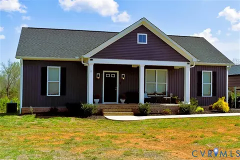 288 Moore Rd, Farmville, VA 23901