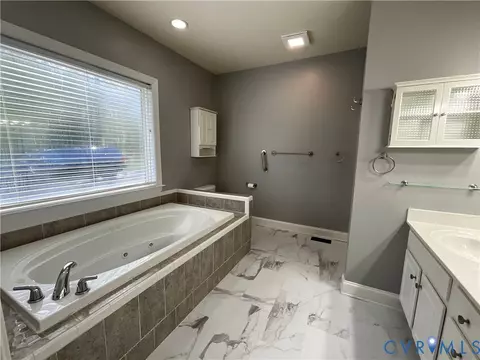 Bath - 3005 Willow Trace Ln, Sandy Hook, VA 23153 photo 2 of 4