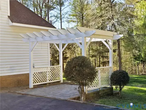 Exterior - 3005 Willow Trace Ln, Sandy Hook, VA 23153 photo 6 of 11