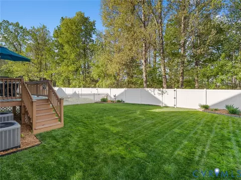 Exterior - 916 Gorham Ct, Midlothian, VA 23114 photo 4 of 7