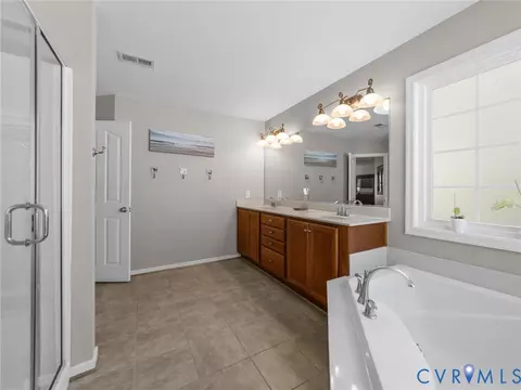 Bath - 916 Gorham Ct, Midlothian, VA 23114 photo 2 of 3