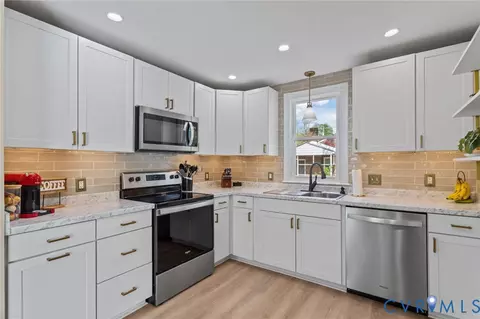 6101 River Rd, South Chesterfield, VA 23803