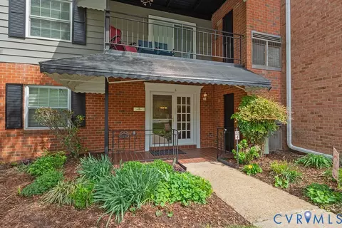 4 Stillwater Ln, Henrico, VA 23228