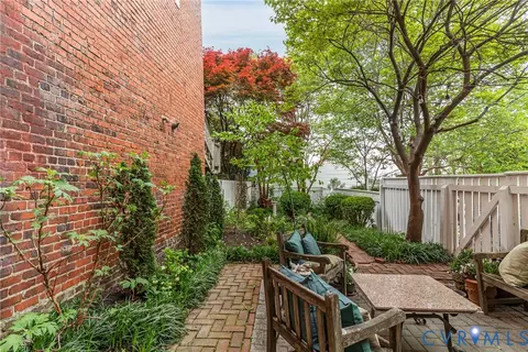 Exterior - 2503 E Grace St, Richmond, VA 23223 photo 5 of 8