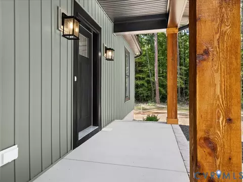 Exterior - 14502 Gatewood Rd, Dewitt, VA 23840 photo 6 of 7