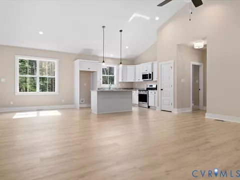 Living - 14502 Gatewood Rd, Dewitt, VA 23840 photo 2 of 4