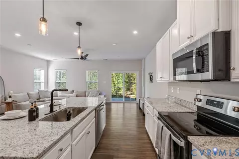 12728 Prestonfield Dr, Chester, VA 23836