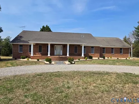 375 Schoolhouse Rd, Farmville, VA 23901
