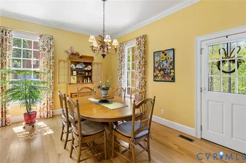 Dining - 3841 Stanford Ct, Midlothian, VA 23113 photo 3 of 4