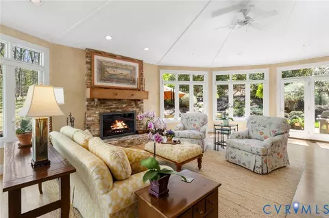 Living - 3841 Stanford Ct, Midlothian, VA 23113 photo 4 of 7