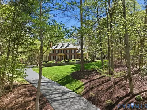 Exterior - 3841 Stanford Ct, Midlothian, VA 23113 photo 16 of 18