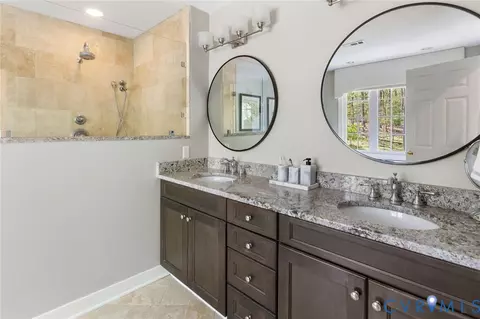 Bath - 3841 Stanford Ct, Midlothian, VA 23113 photo 2 of 7