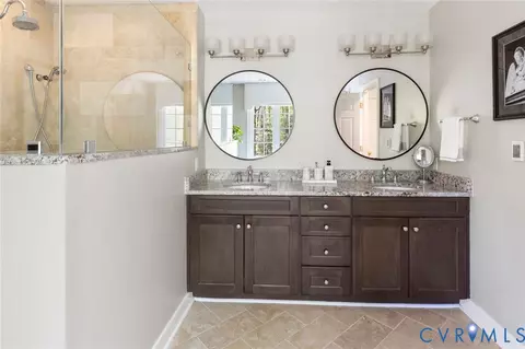 Bath - 3841 Stanford Ct, Midlothian, VA 23113 photo 3 of 7