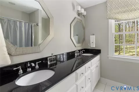 Bath - 3841 Stanford Ct, Midlothian, VA 23113 photo 5 of 7