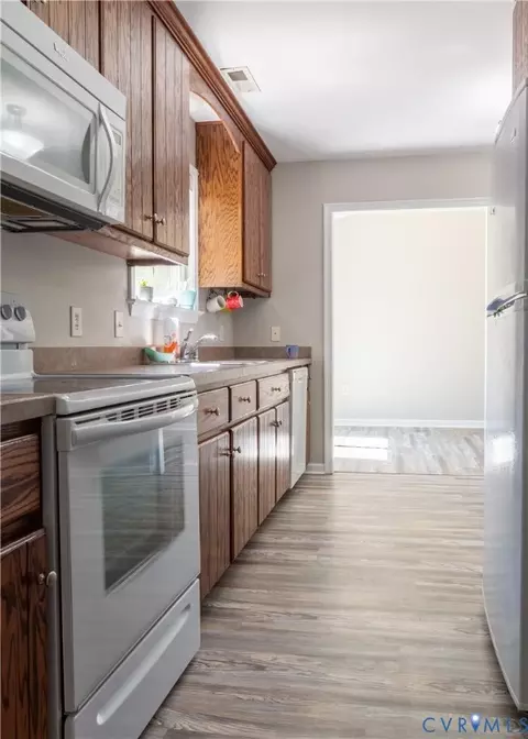 Kitchen - 12289 Beech Trl, Gloucester, VA 23061 photo 4 of 4