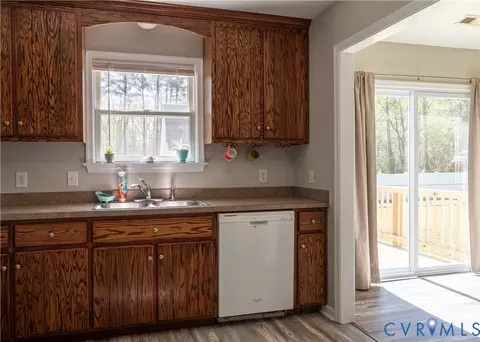 Kitchen - 12289 Beech Trl, Gloucester, VA 23061 photo 2 of 4