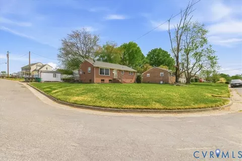 702 Keswick Rd, Colonial Heights, VA 23834