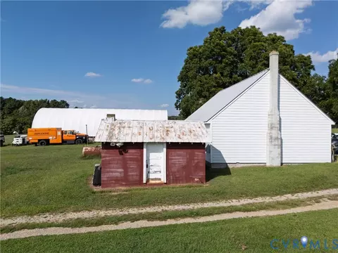 Exterior - 4943 Grandy Rd, Brodnax, VA 23920 photo 6 of 19