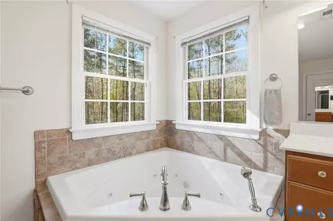 Bath - 3128 Rock Cress Ln, Sandy Hook, VA 23153 photo 4 of 9