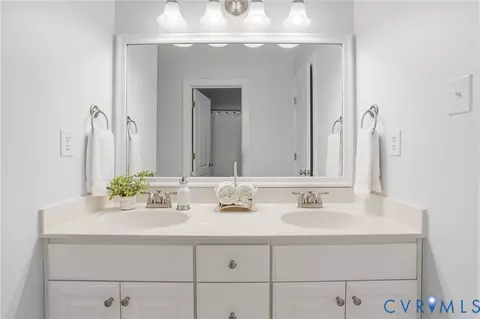 Bath - 3128 Rock Cress Ln, Sandy Hook, VA 23153 photo 6 of 9