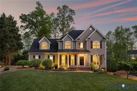 8919 Hollow Oak Dr, Midlothian, VA 23112