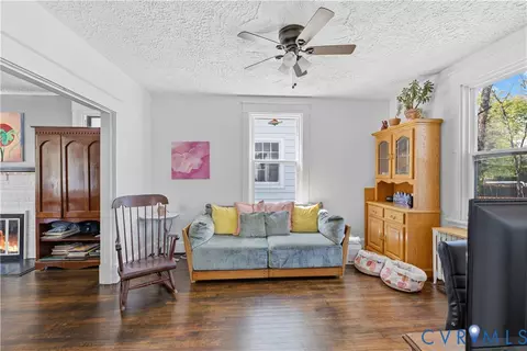 Living - 2910 3rd Ave, Richmond, VA 23222 photo 1 of 2