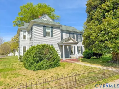 410 Brunswick Ave, Blackstone, VA 23824