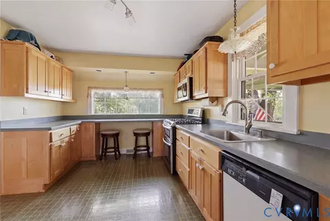 334 Pump Rd, New Canton, VA 23123 photo 10